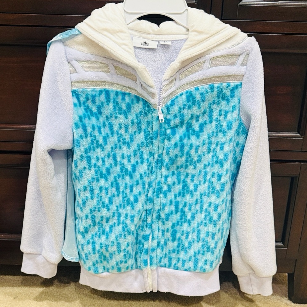 Authentic Disney Parks Girls  Elsa cozy  Blue and White Hoodie